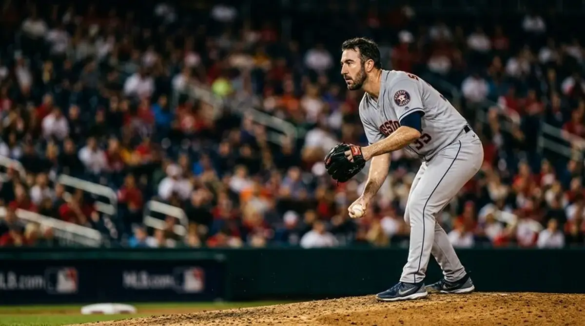 Soustředěný MLB startér uprostřed páté směny zápasu